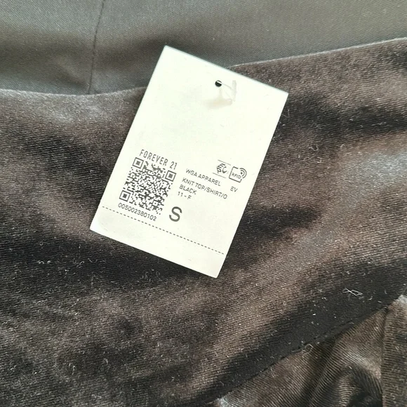 Women’s Forever 21 Velvet Cold Shoulder Blouse - Picture 2 of 4